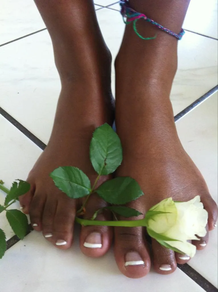 Gepflegte Füsse mit Rose